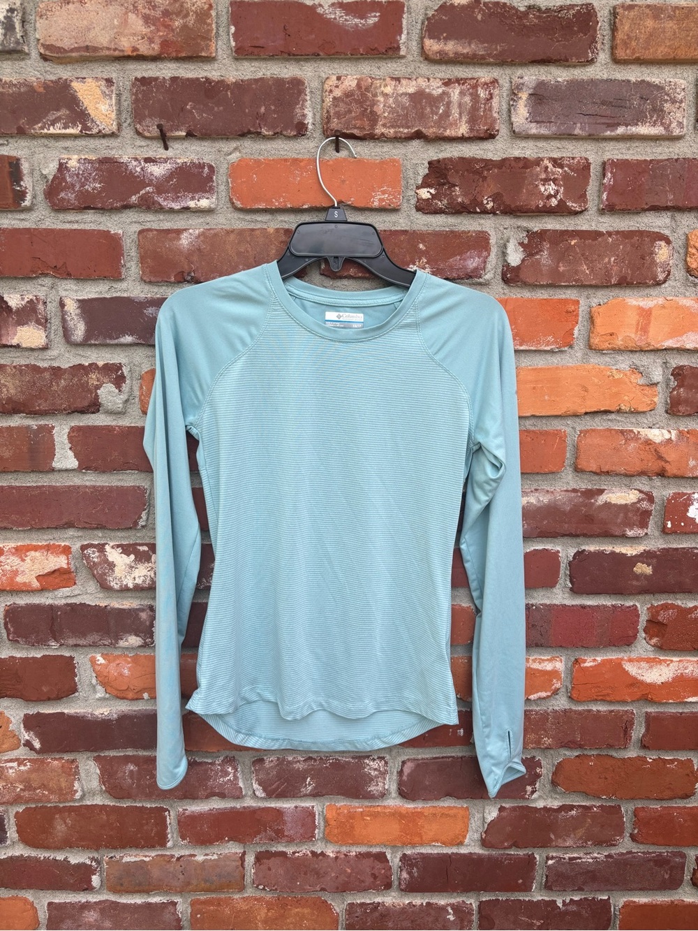 EUC Columbia Long-Sleeve Top